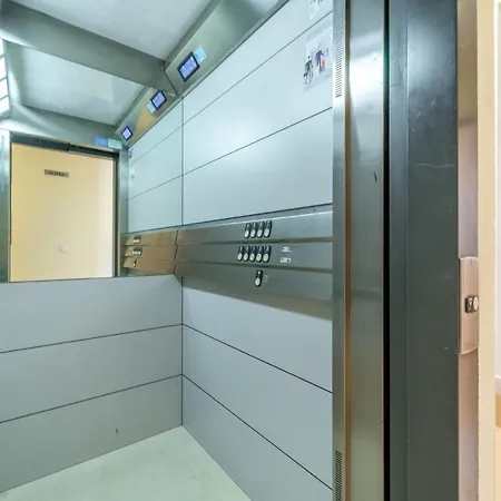 Myflats Luxury Navas Apartment *